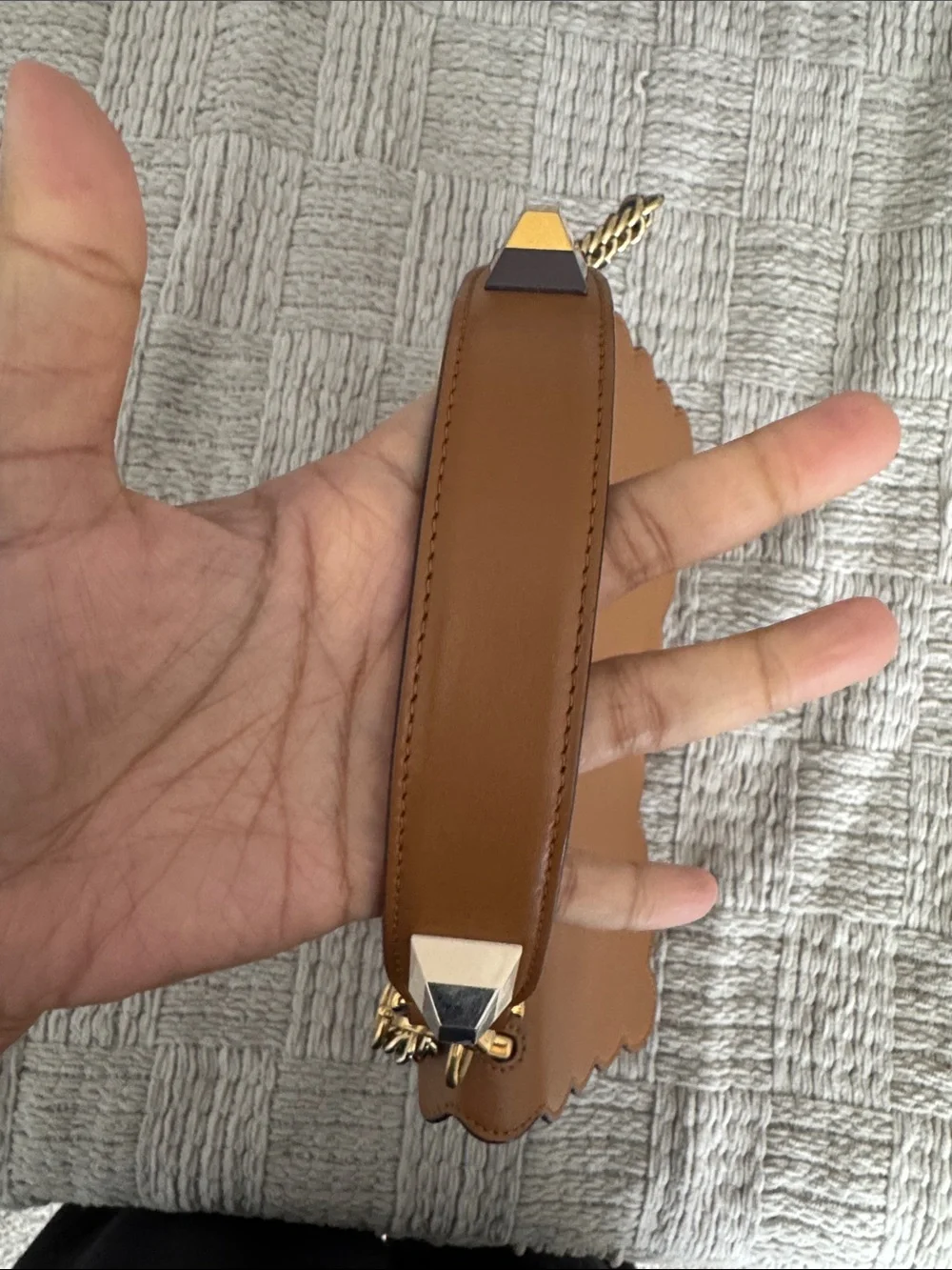 Fendi Brown Scalloped Leather Shoulder Bag with Gold Hardware - Picture 4 of 10